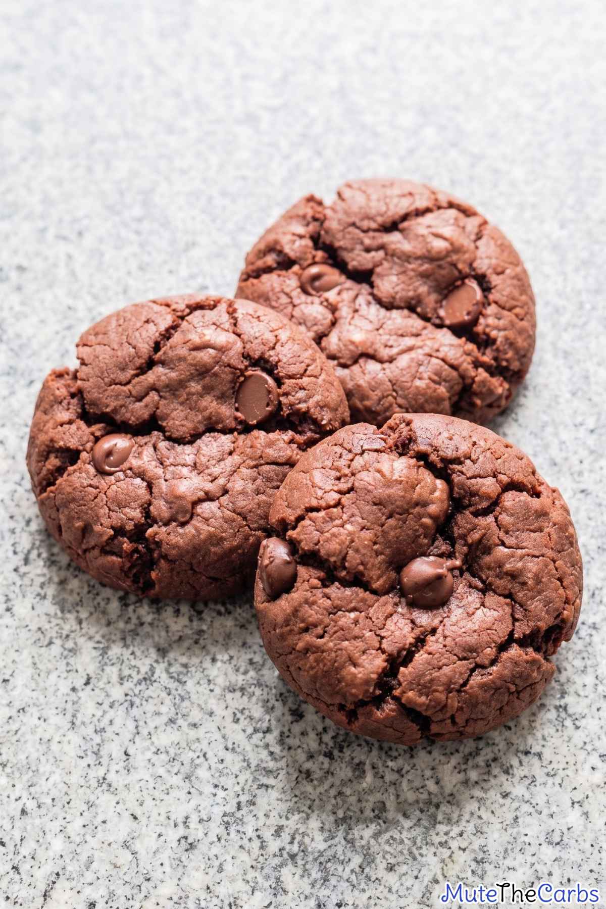 rich keto chocolate cheesecake cookies