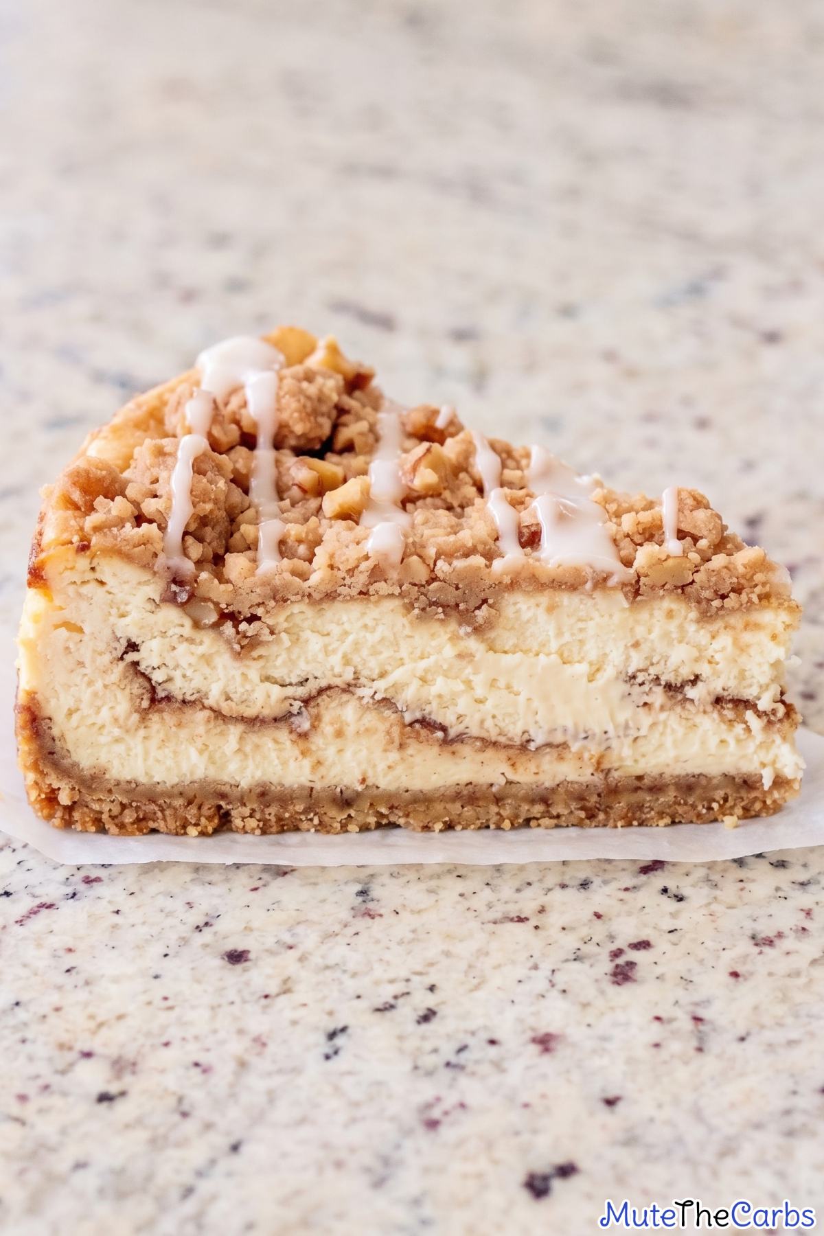 Keto cinnamon coffee cake cheesecake