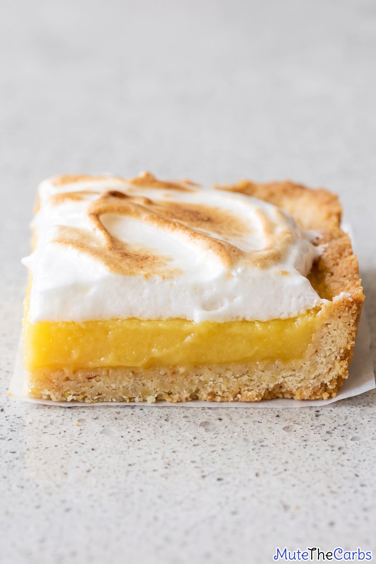 Toasted keto lemon meringue pie bars